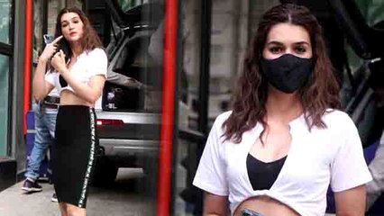 Kriti Sanon ने मीडिया को देख ये दिया रिएक्शन; नई फिल्म के लिए तैयार Kriti  | FilmiBeat