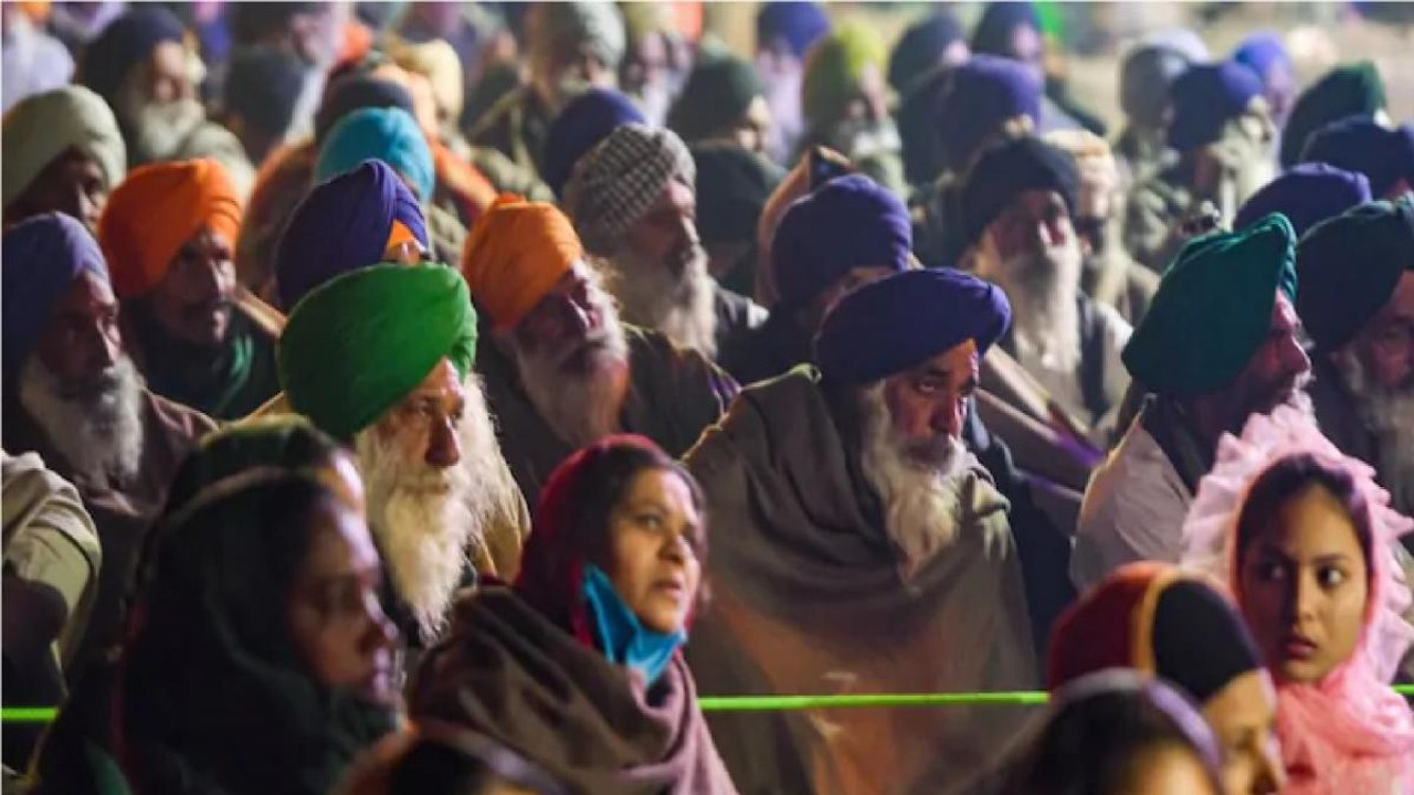 Farmers forms 5-member committee to discuss govt's proposal