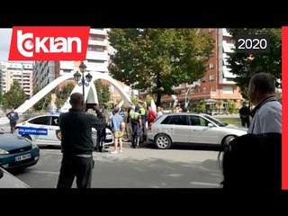 Makina perplas femijen tek “Pallati me Shigjeta”, bllokohet poshtë gomave të mjetit