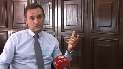 Studentët në Kosovë, mësim online/ Të rinjtë në auditore vetëm për provime - Vizion Plus