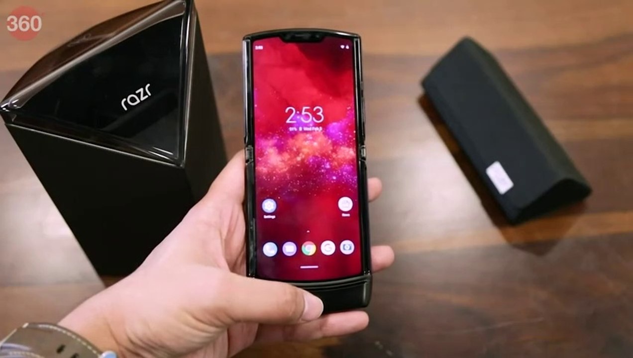 Motorola Razr First look and unboxing
