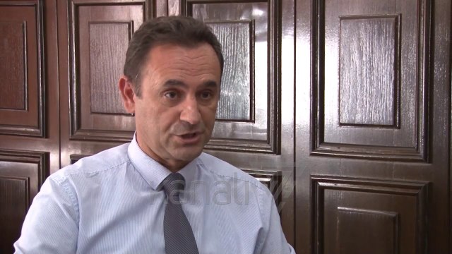 KOSOVË, STUDENTËT MËSIM ONLINE, TË RINJTË NË AUDITORE VETËM PËR PROVIME - News, Lajme - Kanali 7
