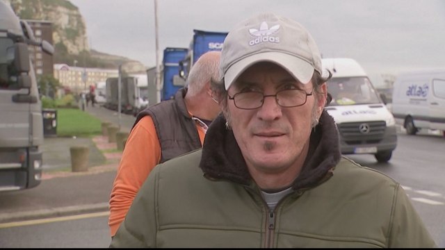 UK lorry drivers to undergo COVID-19 tests in Dover due to curbs