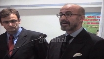 Shqiperia, pjese e fushates kunder fruthit dhe rubeoles (27 Tetor 2000)