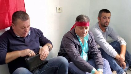 Naftëtarët hynë në grevë urie, protesta ekstreme në kërkim të pagave të munguara