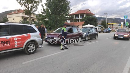 Ora News - Aksident në Pogradec/ Shoferi frenon gabim, dy makina i ngjiten nga pas