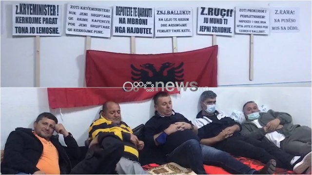 Ora News pranë naftëtarëve të ngujuar në grevë urie: Zoti Ruçi, ju mund të na jepni zgjidhje!