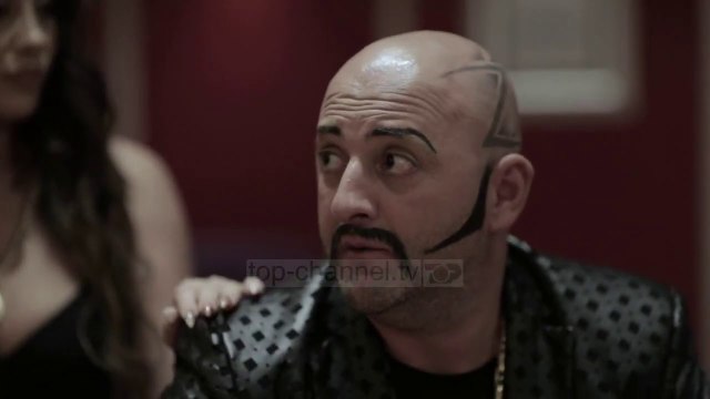 Vangjel Kozma rikthehet në Portokalli/ Spektakli i humorit nga 4 tetori në ekranin e Top Channel