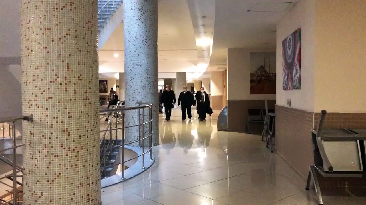 Cumhurbaşkanına hakaret’ten yargılanan usta sanatçı hakim karşısına çıktı