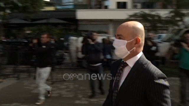 Ora News - Mbërrin në gjykatë kreu i OFL, SPAK kërkon të dhëna edhe për dy oficerë të tjerë