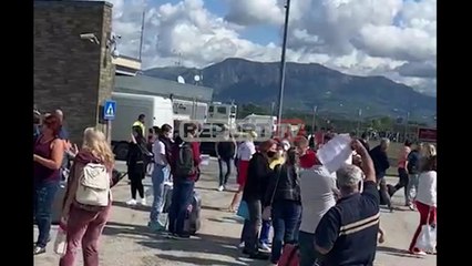 Report TV - Aviacioni civil test në aeroportin e Rinasit! Alarm për 'bombë', frikësohen qytetarët