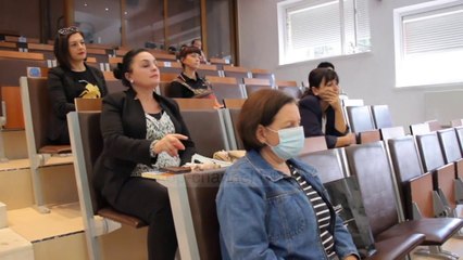 Top News - Bursa për studentet/ Ambasadori Britanik në Gjirokastër