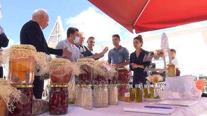 Ora News - Panairi i produkteve natyrale, flasin Shyqyri Peshtanjaku, Feta Elezi dhe Arif Tafani