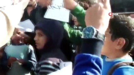 - Deyrizor’daki öğretmenler YPG/PKK'nın öğretmenleri kaçırmasını protesto etti