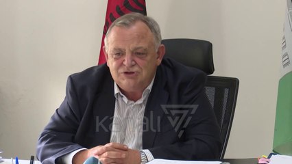 STUDENTET KUNDER MESIMIT ONLINE - News, Lajme - Kanali 7