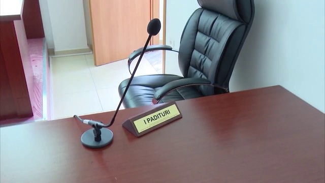 KËRKOHET SHKARKIMI I MARKELIAN KUQOS_GJYQTARI I KORÇËS LIROI NGA BURGU GERT GJENERARIN_LAJM