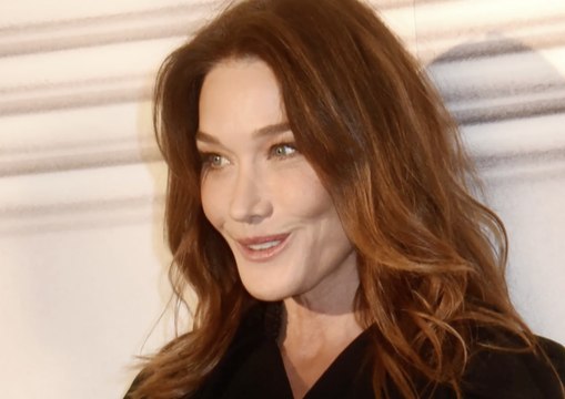 Giulia fait une apparition surprise dans le nouveau clip de Carla Bruni