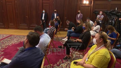 RAMA E META “LUFTE” NE RRJETET SOCIALE, SHKEMBEJNE AKUZA - News, Lajme - Kanali 7
