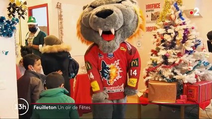 Noël : entre distribution de cadeaux par des bénévoles et l'expédition d'huîtres, les fêtes approchent pour les Français
