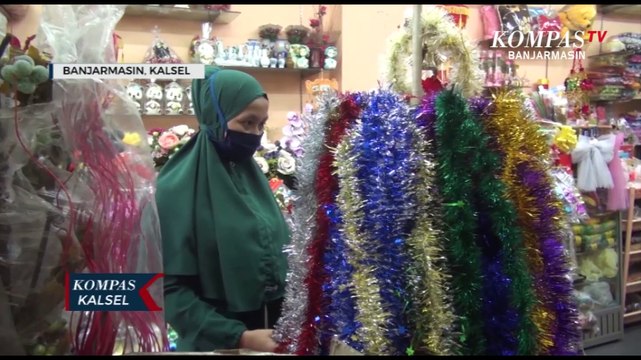 Meski Pandemi, Penjual Pernak-pernik Menyambut Hari Natal Tetap Kebanjiran Order