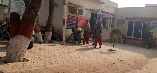 महिला ने लगाया पति पर मारपीट का आरोप, पहुंची थाने
