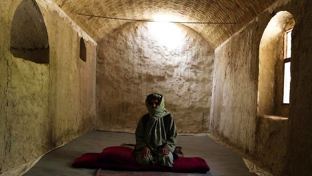 عناصر من طالبان يهجرون السلاح بمساعدة الشرطة الأفغانية