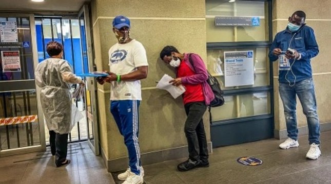 South Africa's New Rapidly-Spreading COVID-19 Variant Makes Its Way to the UK