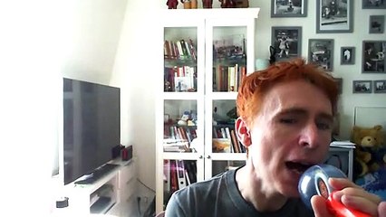 Wiwi égratigne "allez l'âge d'or"