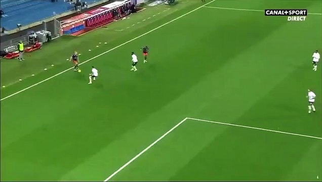 Retournée accrobatique de Delort face à Lille !