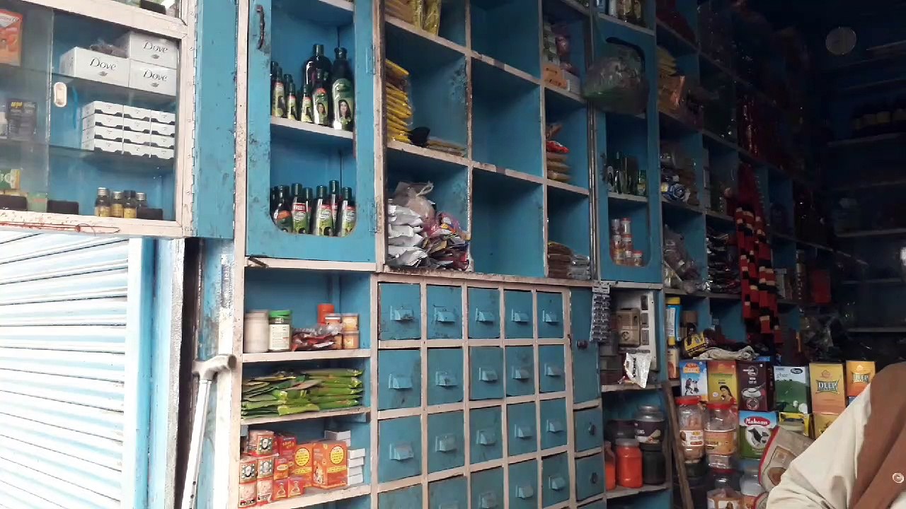 चोरों का दुकानों पर धावा,एक ही रात में तोड़े आध...