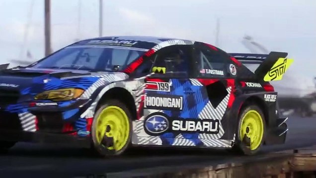 Travis Pastrana dans la Subaru STI la plus sauvage (Gymkhana 11)
