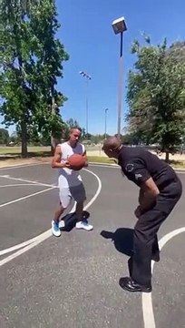 Basket : Fin du game pour ce policier qui humilie son adversaire