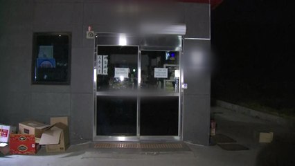 천안 외국 식품 판매점에서 30여 명 무더기 감염 / YTN