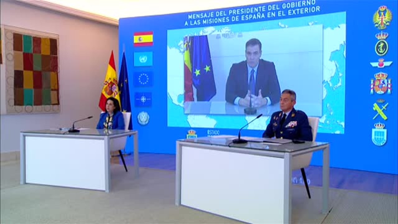 Sánchez agradece a las Fuerzas Armadas "su labor leal y callada al servicio de la democracia"