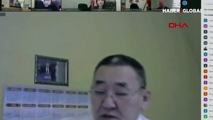 Rusya'da yerel meclis toplantısında 'dekolte' krizi