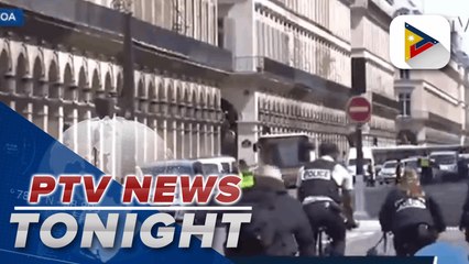 France lifts travel ban on Britain; Washington DC lights up for Christmas