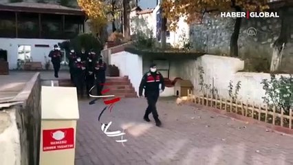 "Jandarma personeliyiz" diyerek dolandırdılar