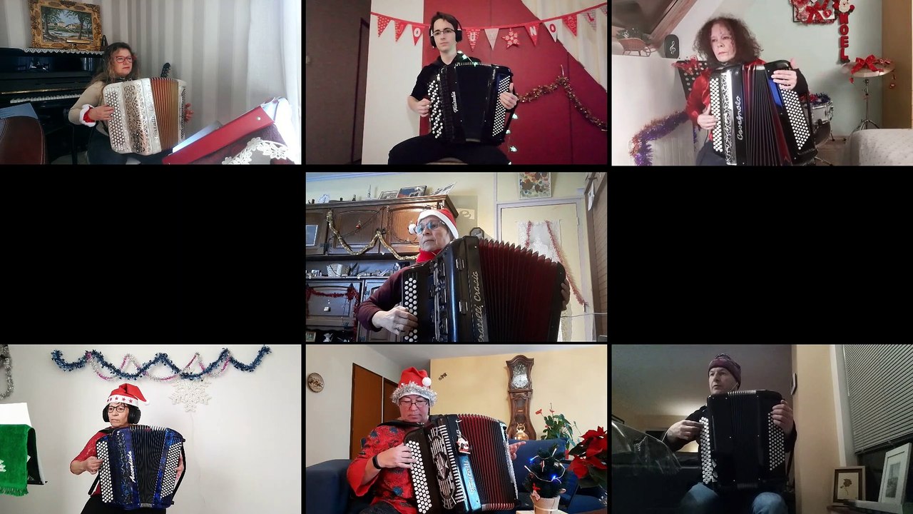 Let it snow, par l_ensemble d_accordéons