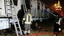 Verona - A fuoco un vagone ferroviario usato da clochard (24.12.20)