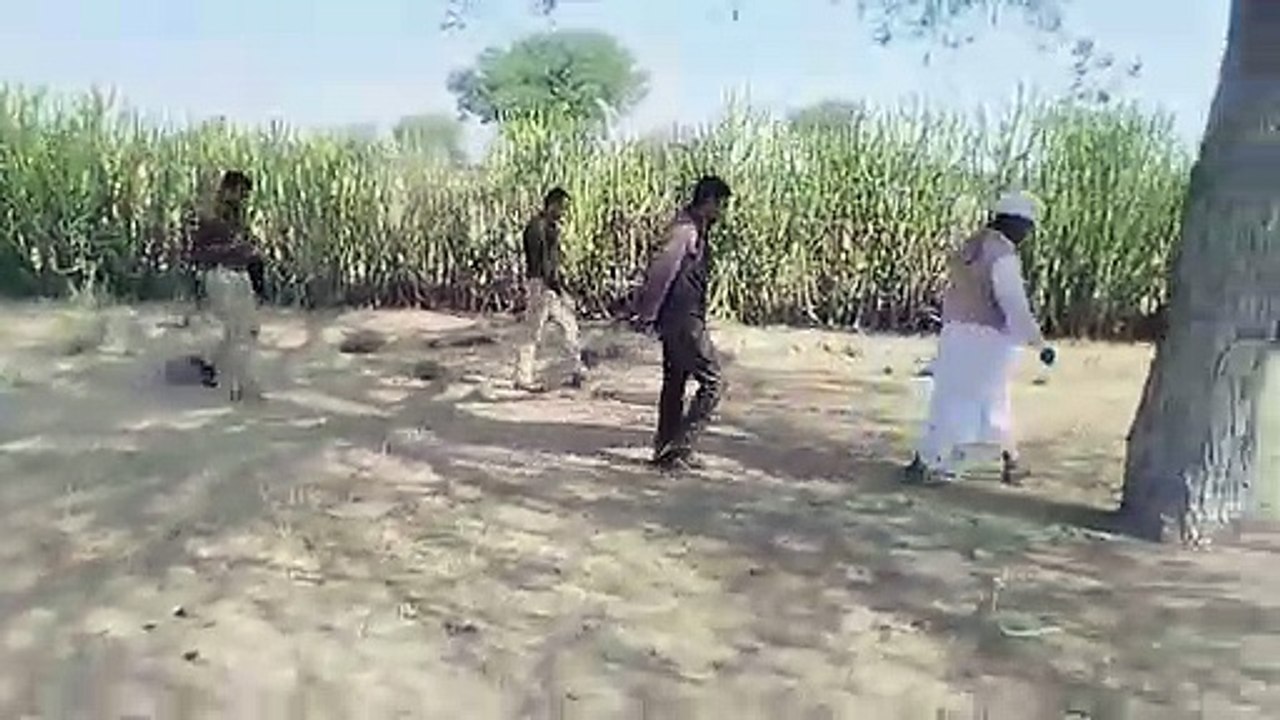 घर में लगाई सेंध, लाखों की नकदी के साथ 19 तोला...