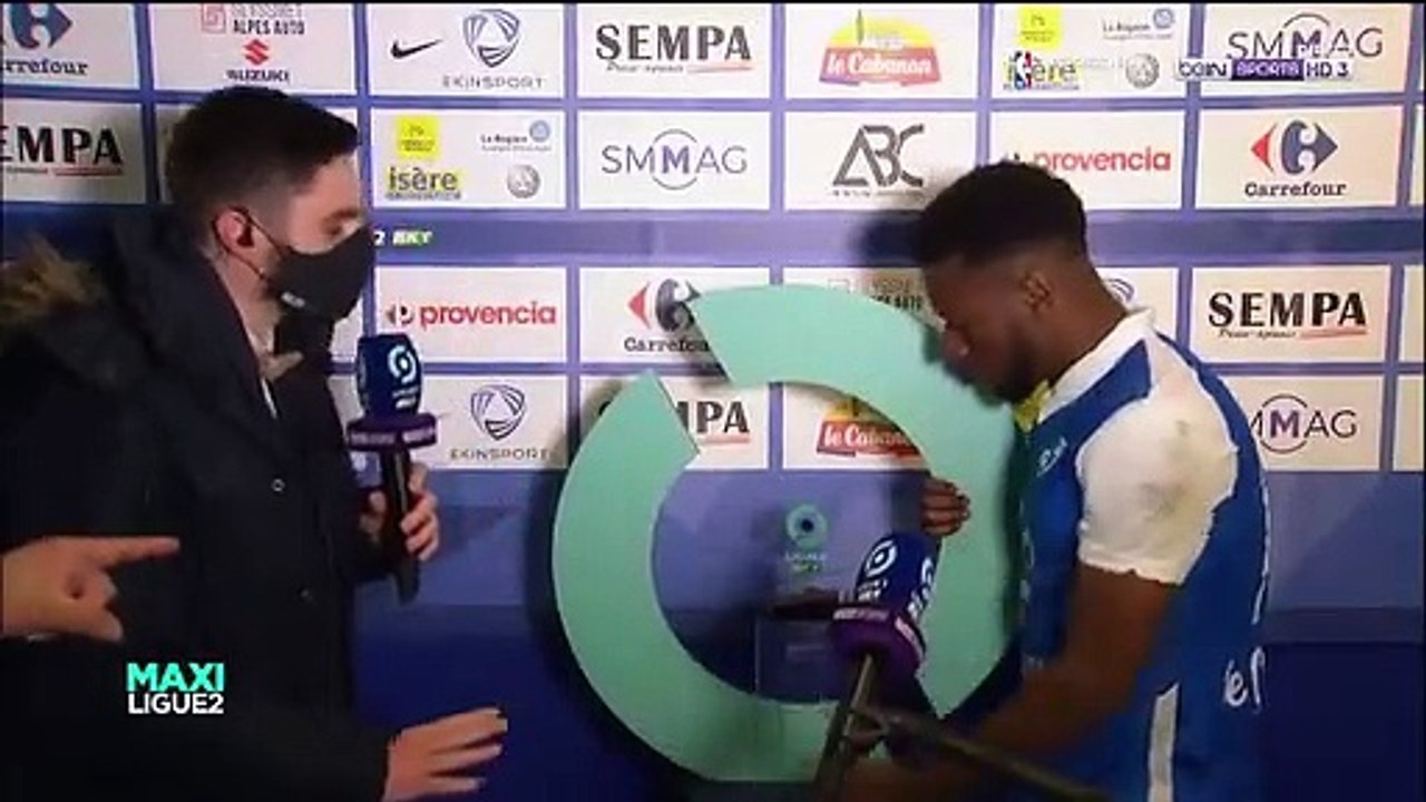 Mamadou Diallo confond le socle avec son trophée