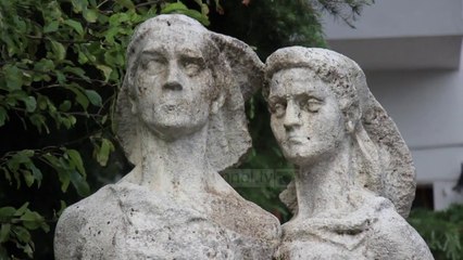 Pas gjysmë shekulli skulptori po punon veprën e Bule Naipit dhe Persefoni Kokëdhimës