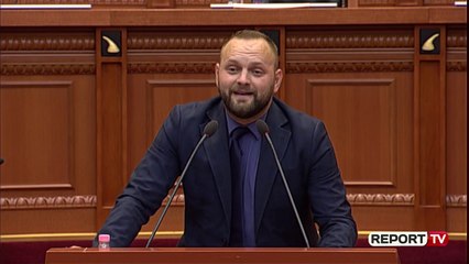 Download Video: Report TV - Valteri: Kodi i sotëm pazar i pisët mes PS dhe PD, ata mbijetojnë me njëri-tjetrin