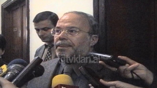 Nano per ndryshimet ne kabinetin Meta: Keto ndryshime, motivim per ritme te shpejta (8 Nentor 2000)