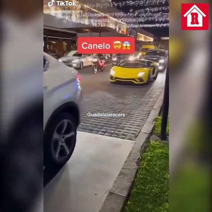 Canelo Álvarez fue captado en las calles de Guadalajara paseando en Lamborghini
