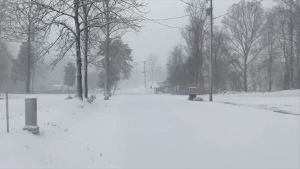 Snowstorm creates white Christmas Eve in Tennessee