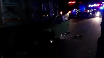 Uşak’ta feci kaza...Otomobiliyle önünde seyreden tıra çarptı