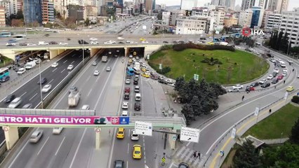 Kadıköy'de şüpheli çanta polisi alarma geçirdi: Trafik felç oldu