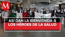 Al son de Cielito Lindo, reciben en CdMx a médicos de Operación Chapultepec
