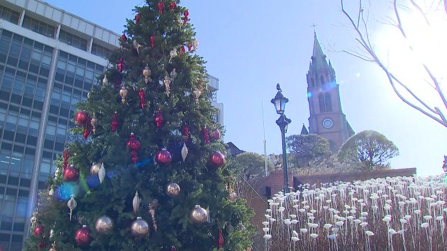 추위 속 차분한 성탄절, 사상 첫 '비대면' 성탄 미사 / YTN